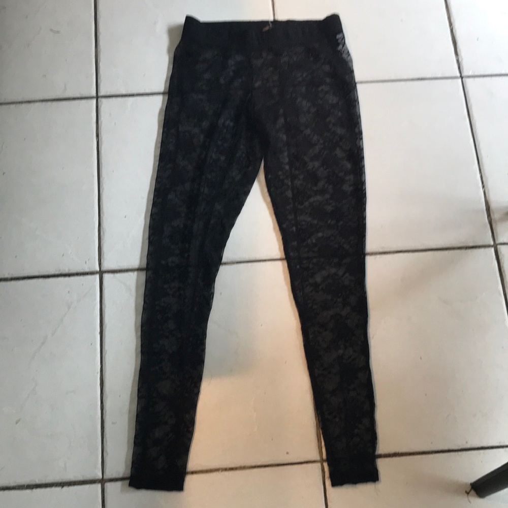 NWOT Guess Leggings